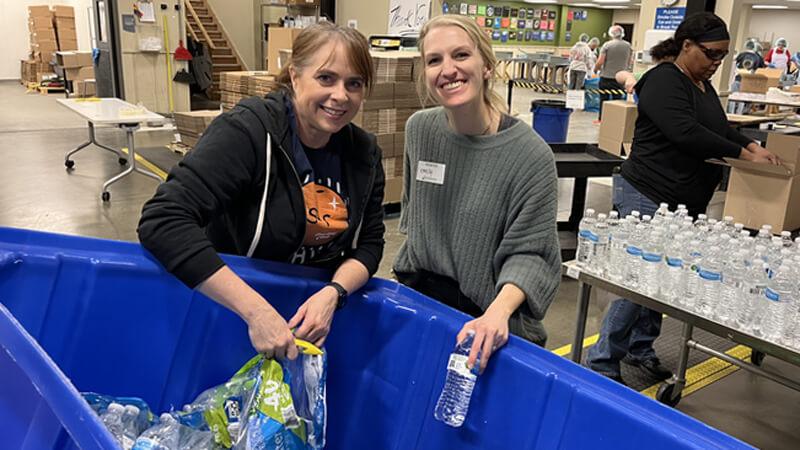 Swanson Russell at Foodbank for the Heartland