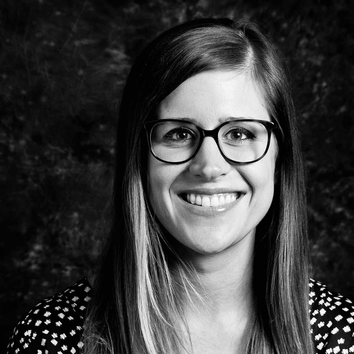 Heather Garth Headshot