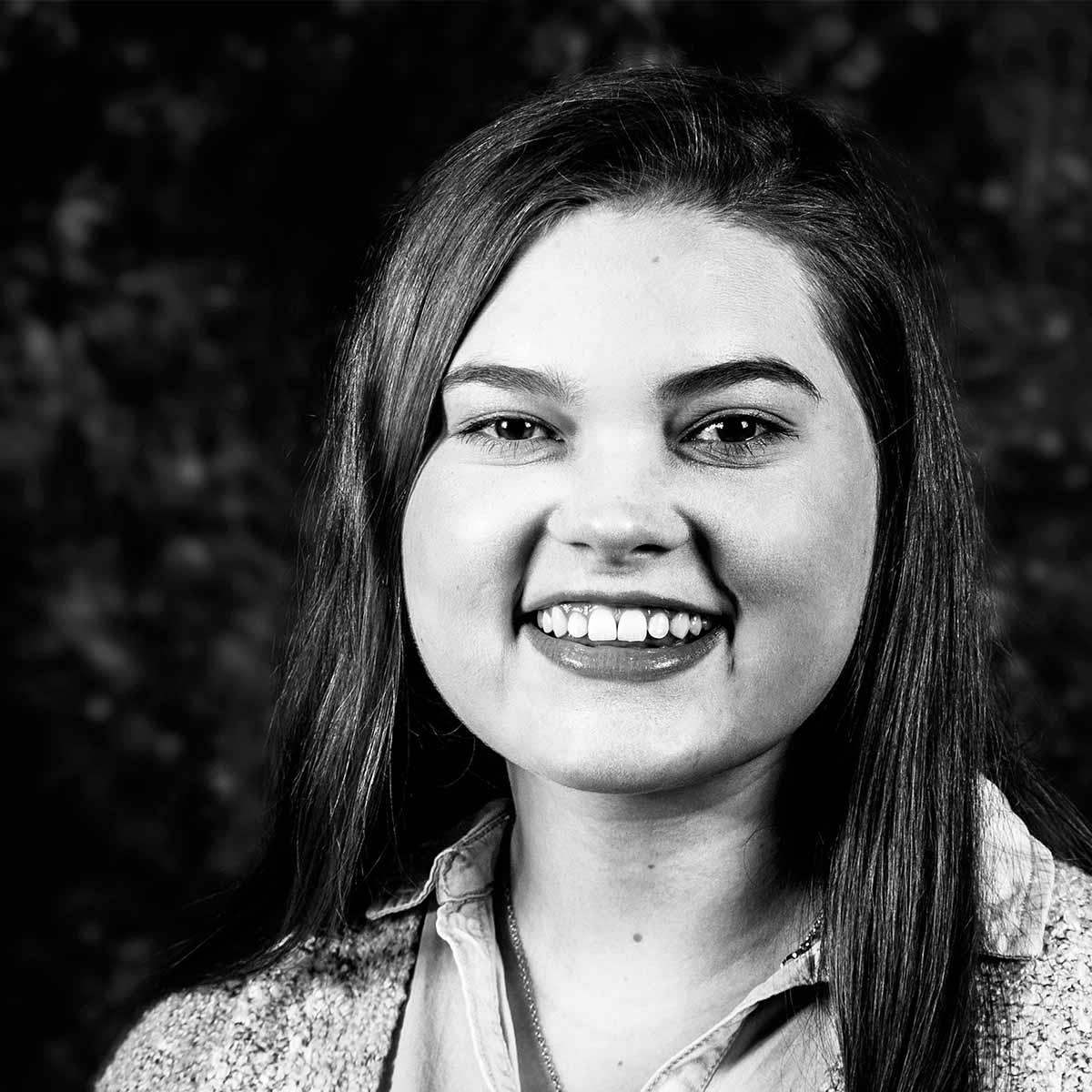 Madison Knopik Headshot