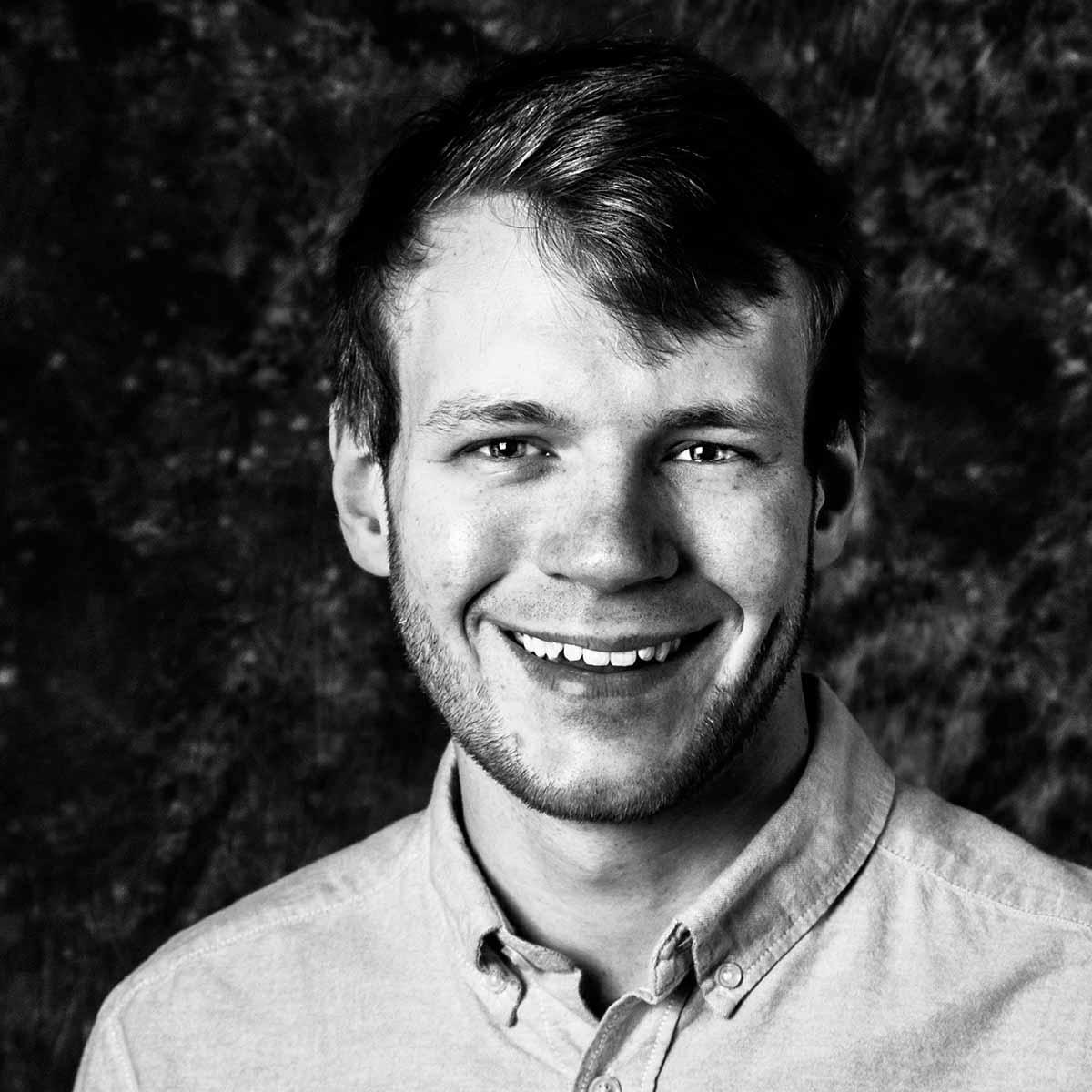 Zach Henke Headshot